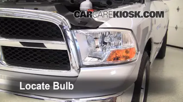 2011 Ram 1500 SLT 4.7L V8 FlexFuel Crew Cab Pickup Éclairage Feux de croisement (remplacer l'ampoule)